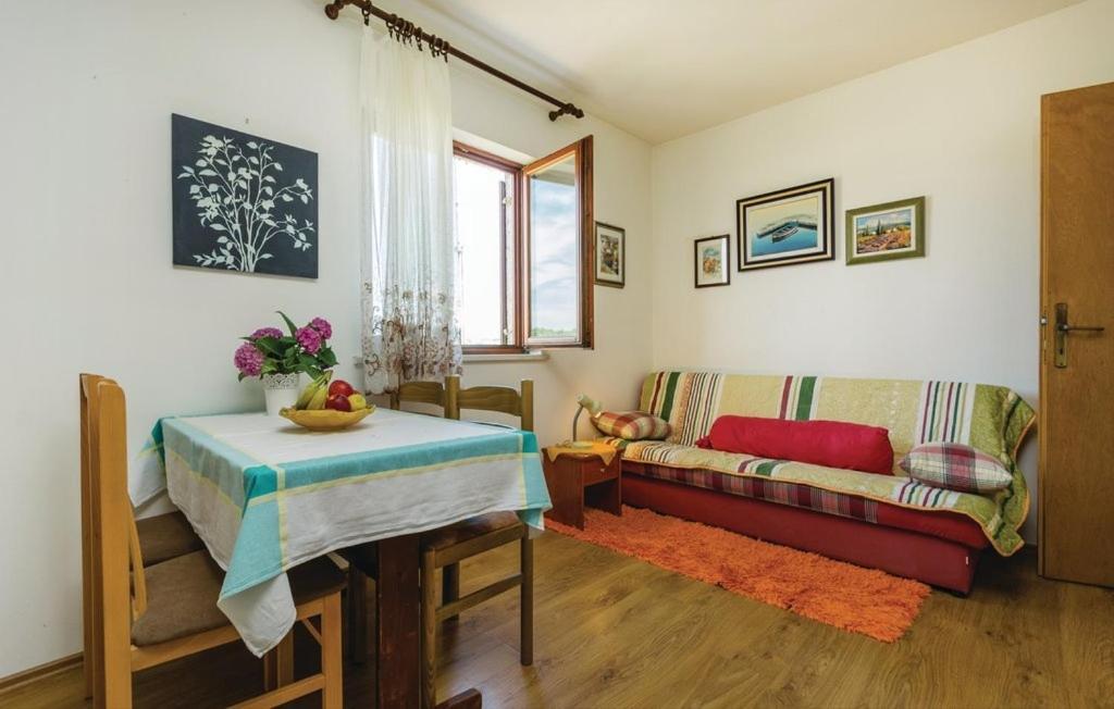 Apartments With A Parking Space Novigrad - 14408 Chambre photo